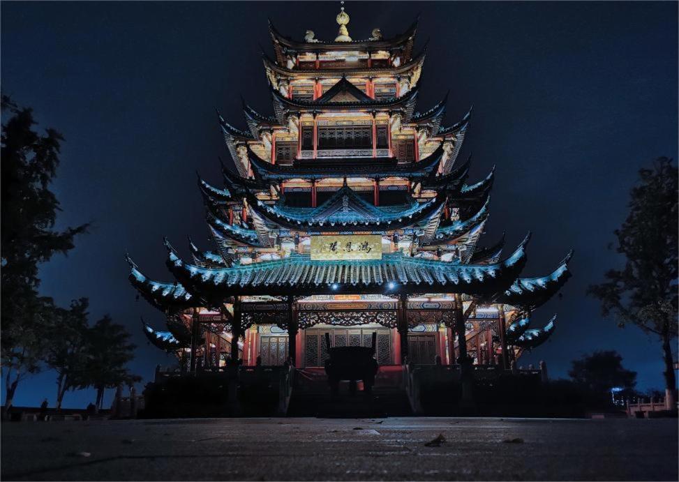Boutique Of Meditation With Cuisine & Night View, Exit 2 Liujiatai Station Line 9 Csungking Kültér fotó